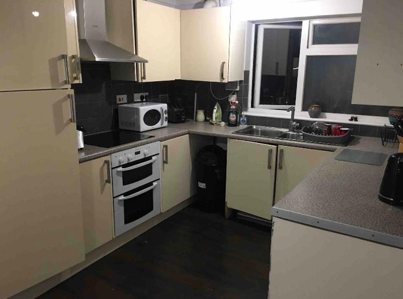 Eastbourne Large Double Room With Wifi & Kitchen Polegate Zewnętrze zdjęcie